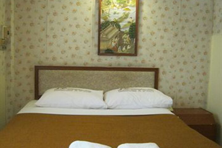 Room 7 of 15