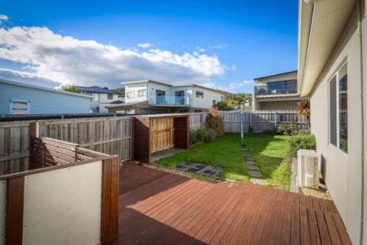 Tranquil Tranmere City Views 3 Bedroom