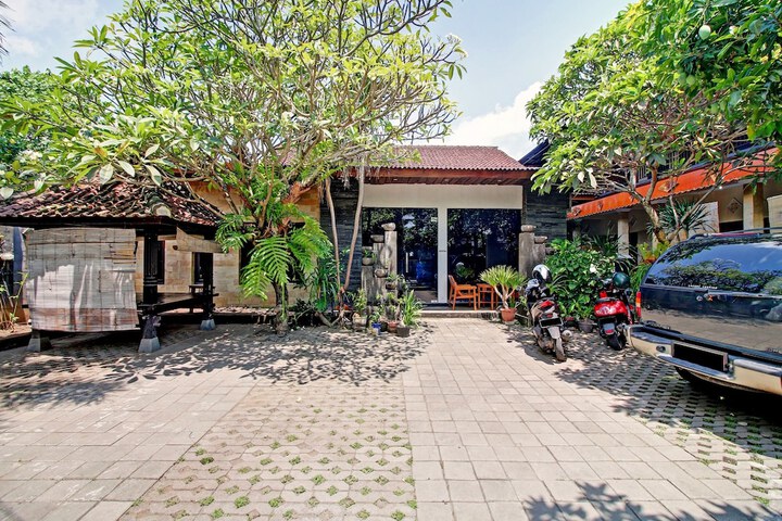Super OYO 90672 ADHYA GUEST HOUSE LOMBOK