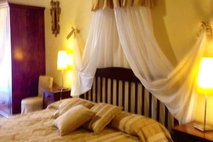 Room 4 of 72