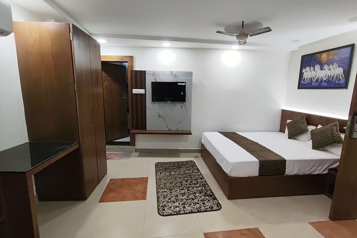 Room 11 of 42