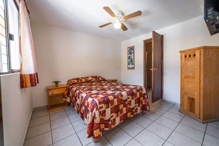 Room 4 of 20