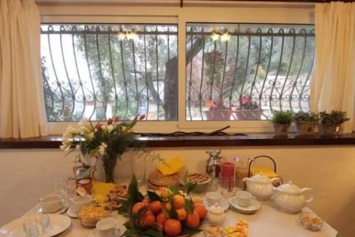 Breakfast area