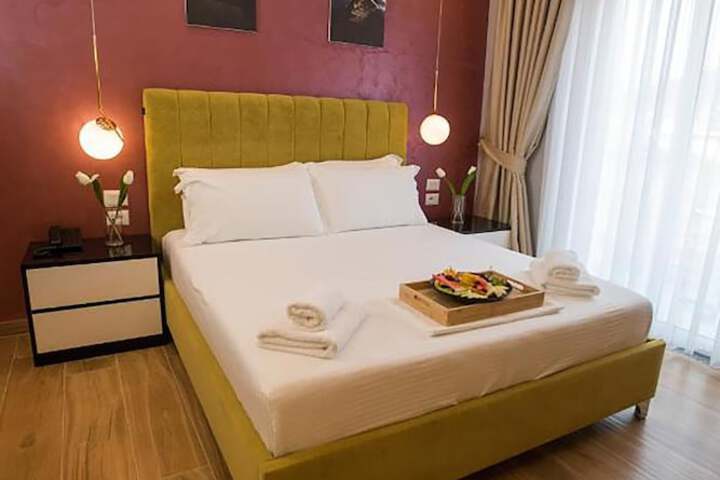 Room 10 of 48