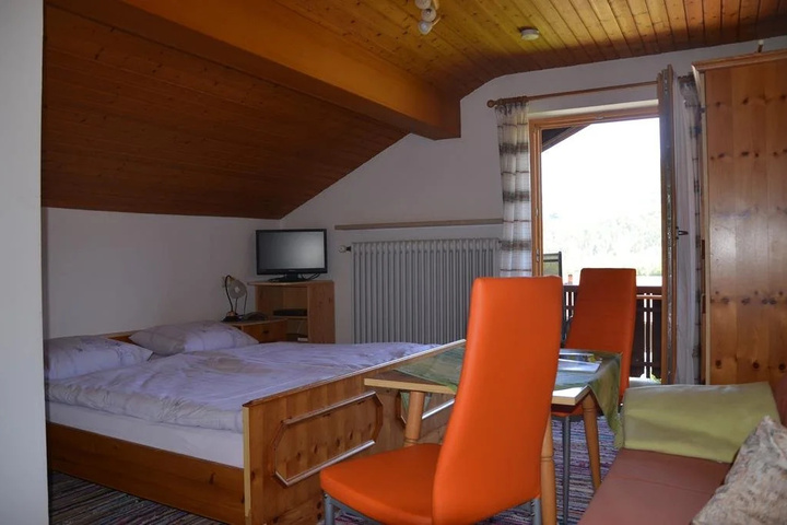 Room 12 of 47