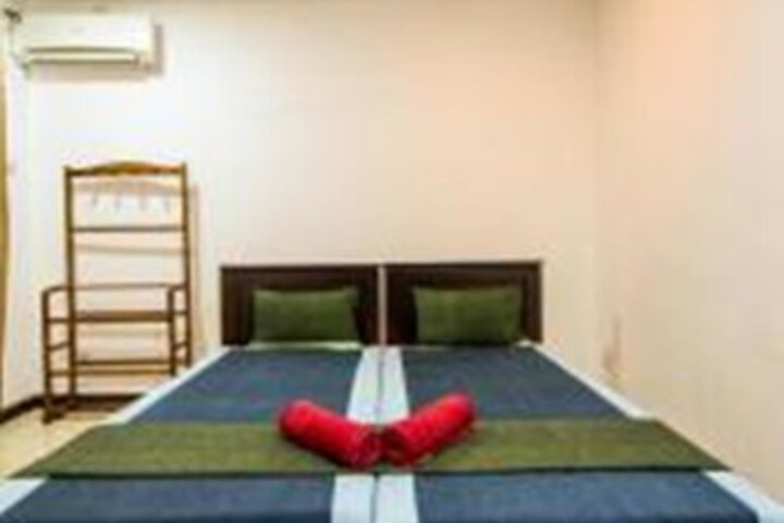 Yoho Alpine Hotel