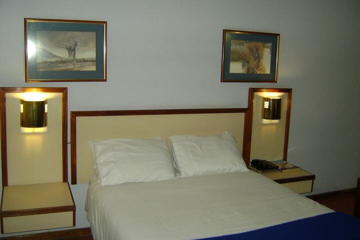 Room 7 of 32