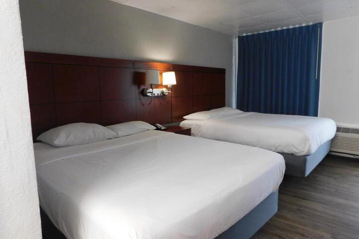 Basic 2 Double Beds (3 of 10)