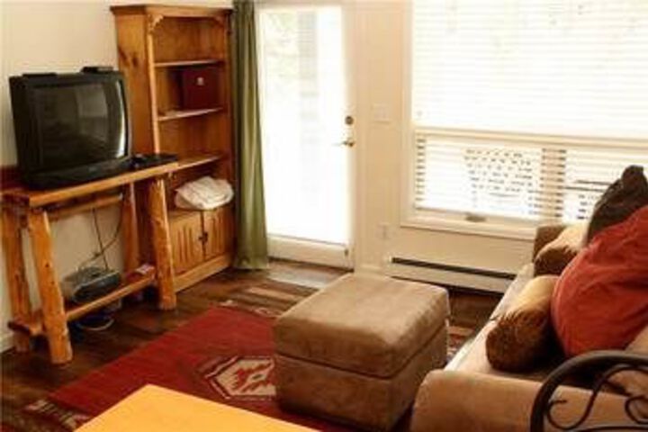 Pinecreek I - 1 BR by Peak Property Management
