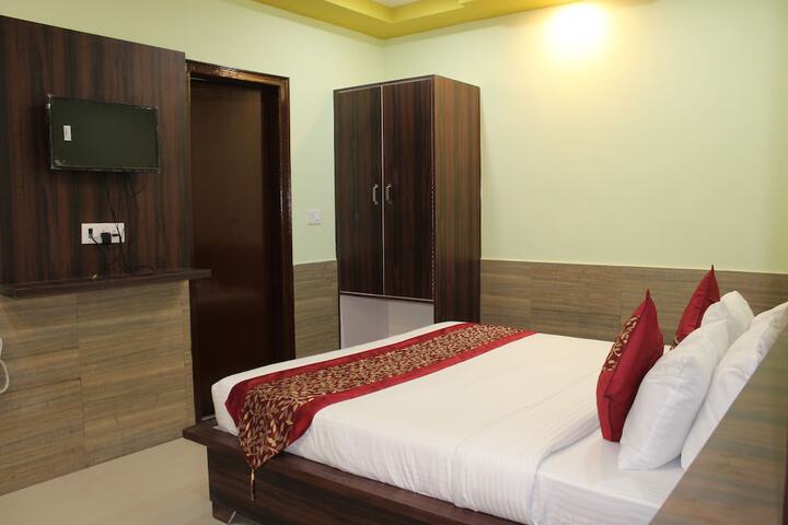 Room 18 of 27