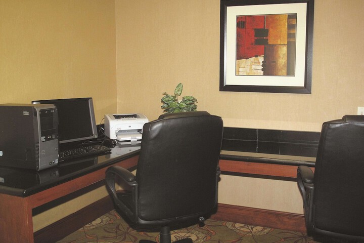 Business Center 27 of 31