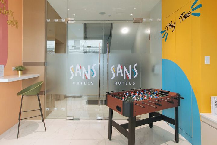 Sans Hotel at One JD Makati by RedDoorz