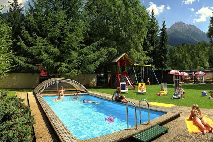 Pool 14 of 26