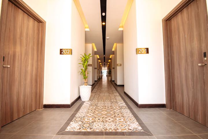 Ballroom/Hall 27 of 31