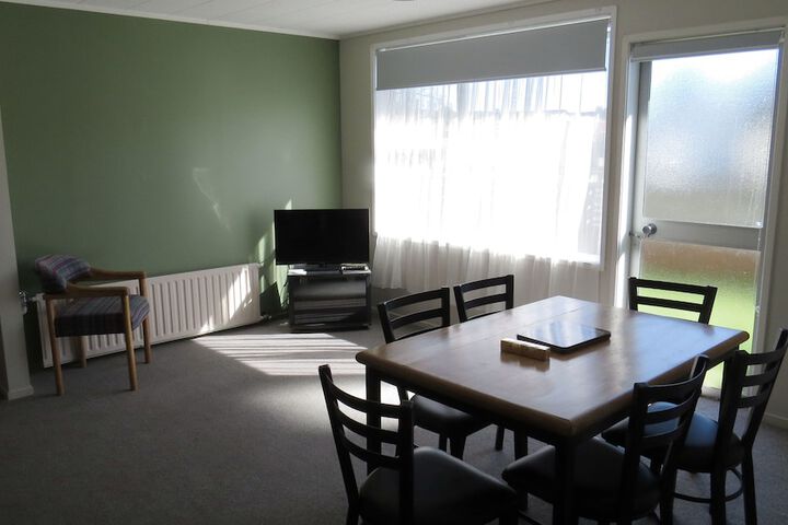 Room 6 of 33