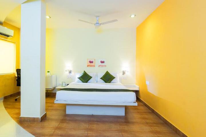 Room 5 of 9
