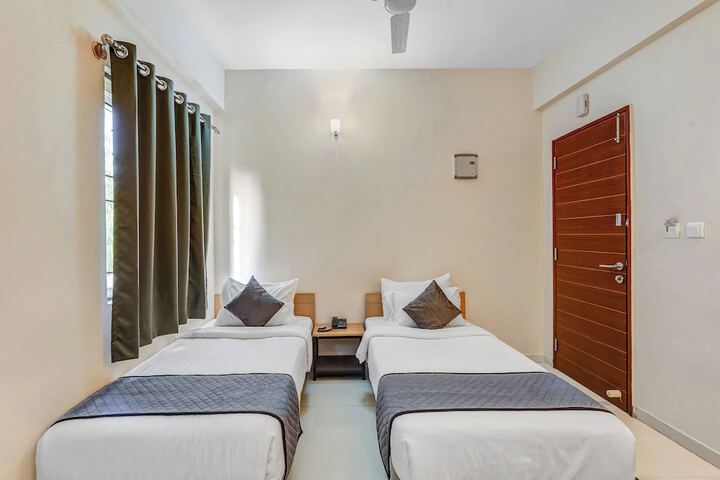 Room 3 of 27
