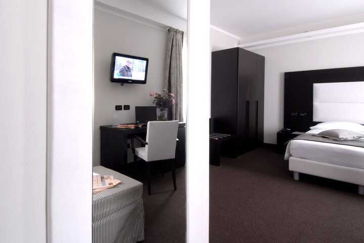 Room 10 of 49