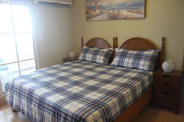 Room 10 of 48