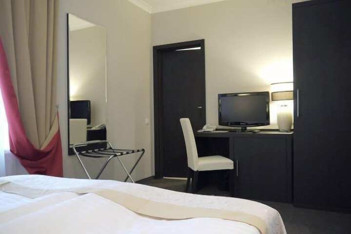 Room 15 of 63