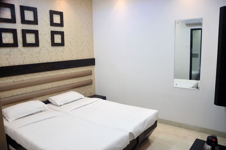 Room 4 of 24