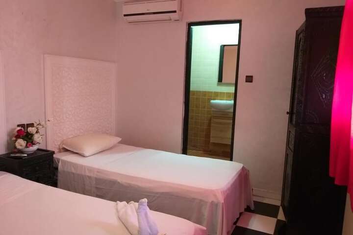 Room 5 of 18