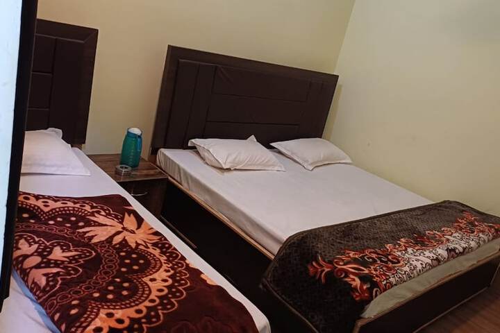 Room 10 of 15