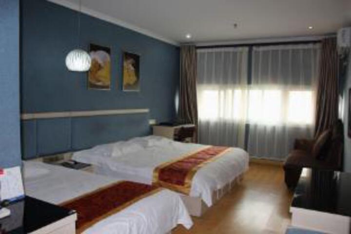 Room 13 of 14