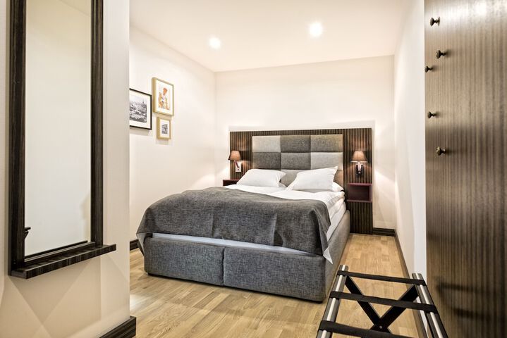Room 8 of 41