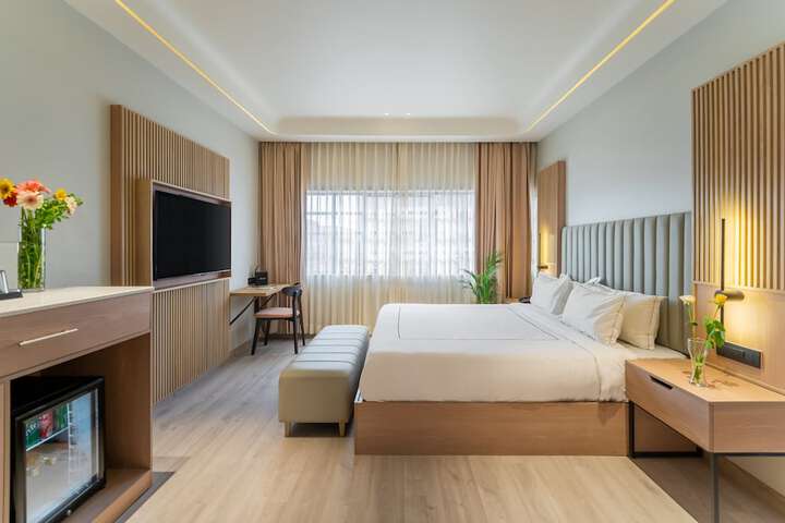 Room 8 of 60