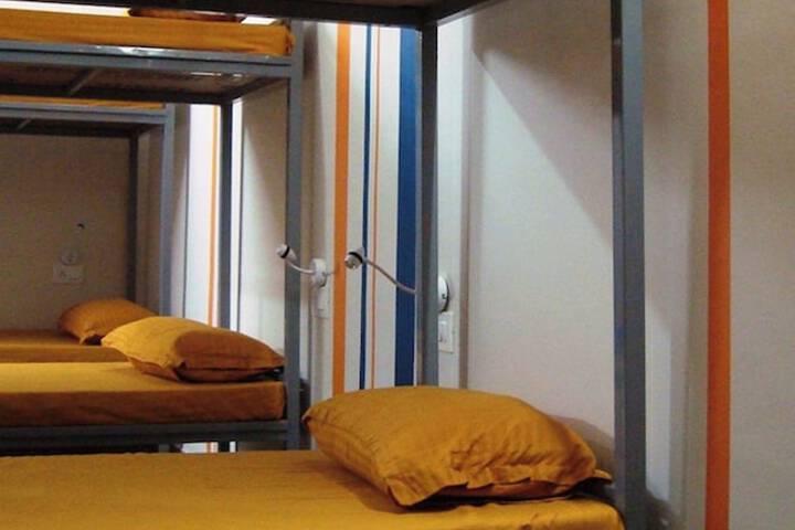 Room 28 of 52