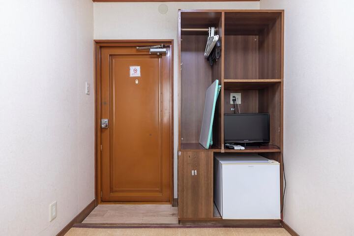 Room 5 of 78