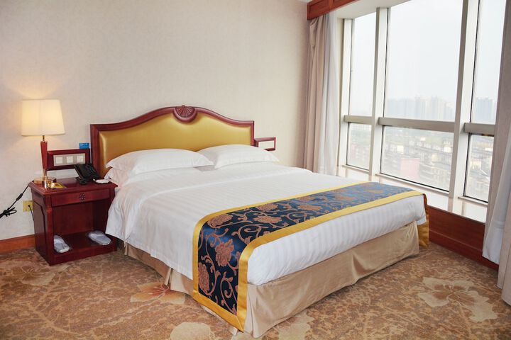 Room 28 of 121