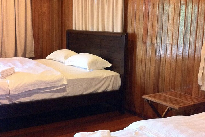 Room 4 of 114