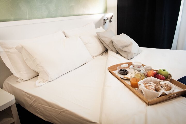 Room 2 of 24