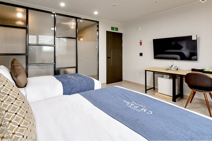 Room 2 of 155