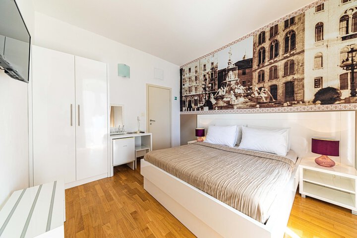 Room 25 of 44