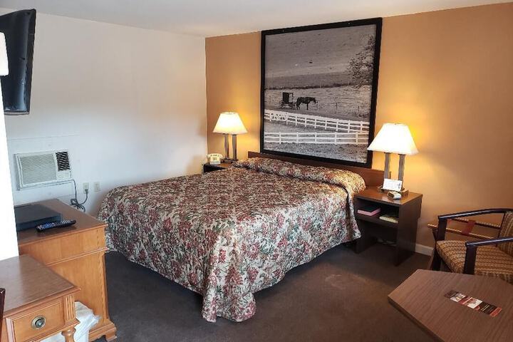 Standard Double Room (2 of 3)