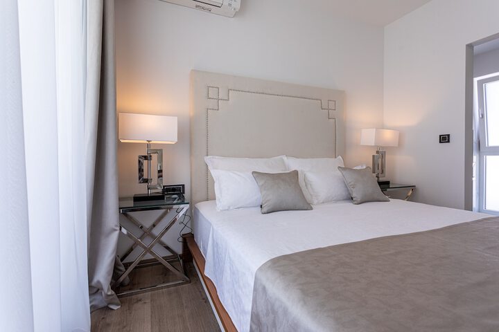 Room 2 of 26