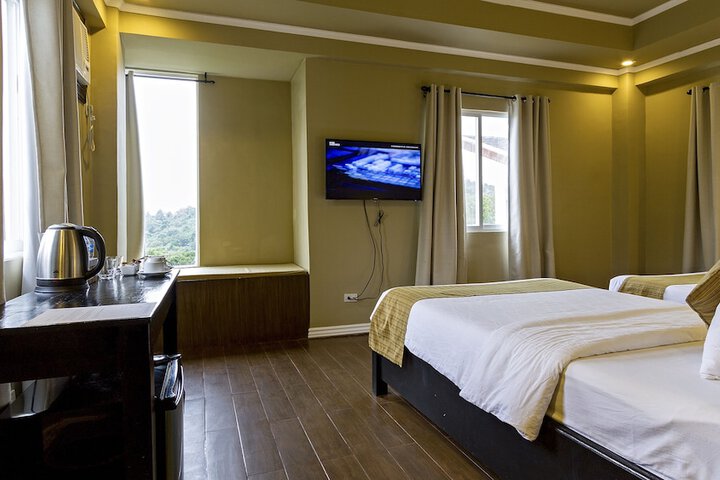 Room 14 of 32