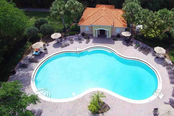 Pool 8 of 15