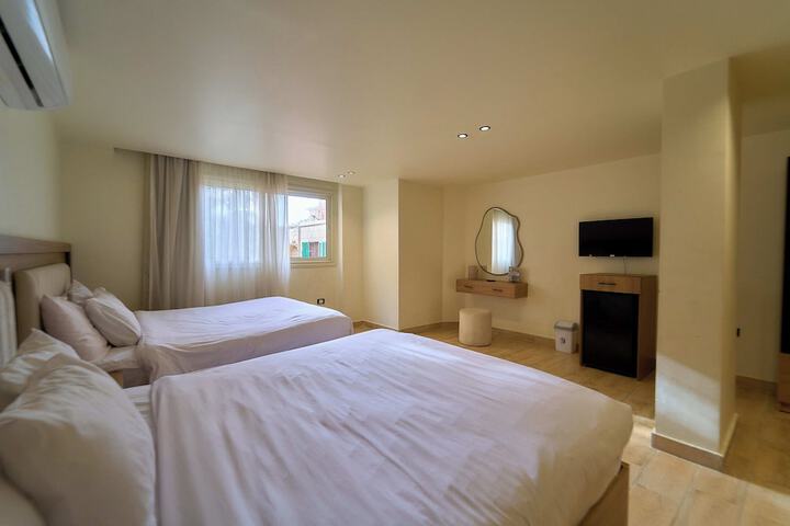 Room 39 of 174