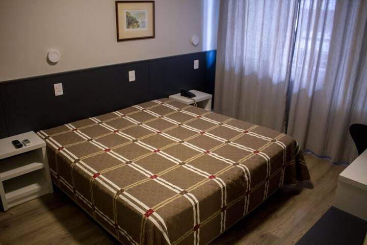 Room 9 of 40
