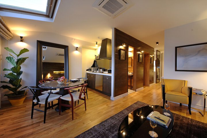 Room 25 of 54