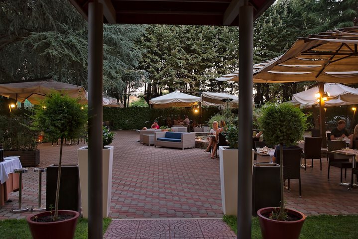 Hotel Exterior 32 of 36