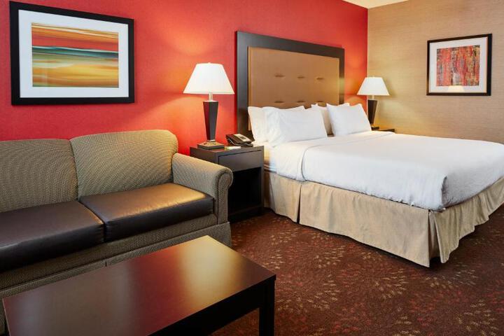 Standard King Bed Accessible (8 of 14)