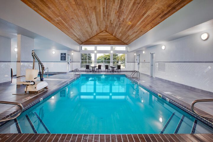 Pool Hotel