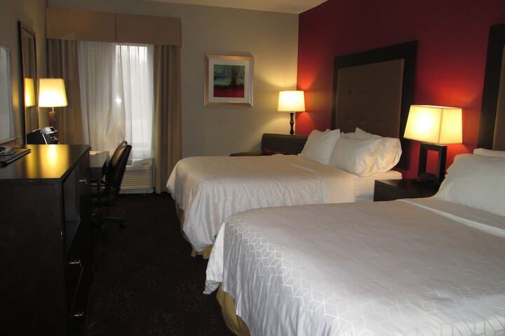 Standard 2 Queen Beds Accessible (9 of 19)