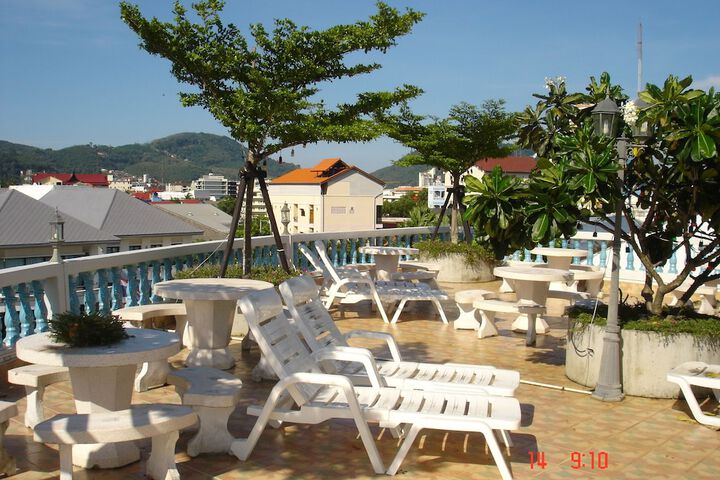 Sundeck 78 of 84