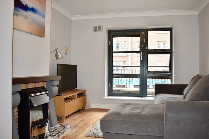 Image of Recently-renovated 1 Bedroom Flat in Dublin Centre
